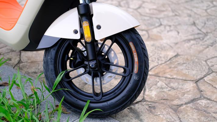 雅迪電動車VFLY L100 MAX電動車評測：高顏值、高性能的高端騎行體驗