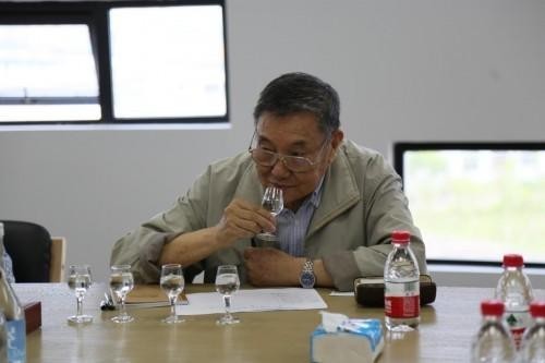 ?就在秋糖前，一批白酒泰斗密集調(diào)研了江小白