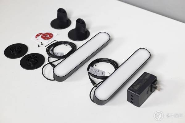 飛利浦 Hue 電競桌面：聲光同步！氛圍感拉滿！
