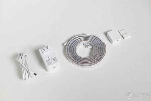 飛利浦 Hue 電競桌面：聲光同步！氛圍感拉滿！