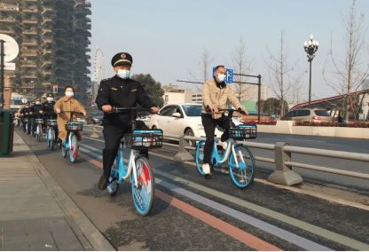 12月2日是第十個“全國交通安全日”，為了呼吁更多人提高交通安全意識，哈啰出行圍繞“守法規(guī)知禮讓、安全文明出行”的主題，與全國20多地交通管理部門開展形式多樣的交通安全宣傳活動。897.jpg