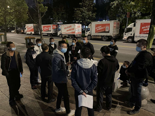 凝心聚力抗“疫” 貨拉拉助力重慶核酸檢測(cè)采樣工作