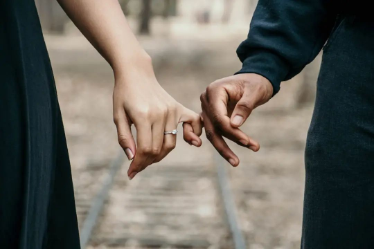 180天，在世紀(jì)佳緣紅娘的幫助下她結(jié)婚了！