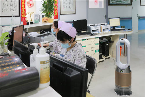 戴森向北京多家三甲醫(yī)院捐贈空氣凈化風(fēng)扇，為冬季送去潔凈空氣