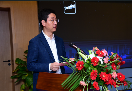 讓健康走進(jìn)“千家萬(wàn)戶”，深蘭科技AI生理健康檢測(cè)儀-扁鵲系統(tǒng)發(fā)布