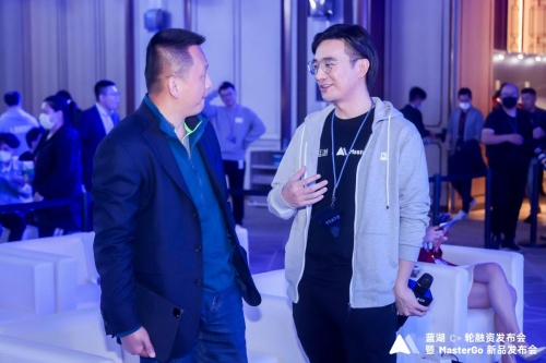 朱嘯虎是如何投到藍湖這家PLG獨角獸的？
