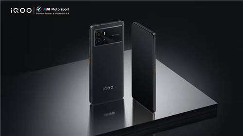 滿足你對高素質(zhì)直屏的所有期待！iQOO 9是如何做到的
