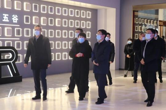紹興市委副書記、代市長施惠芳一行蒞臨集成灶10大品牌帥豐調(diào)研指導(dǎo)！