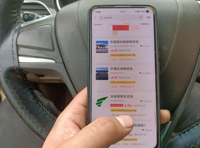 吉林玉米搬運(yùn)工，用團(tuán)油省出“金色收獲季”