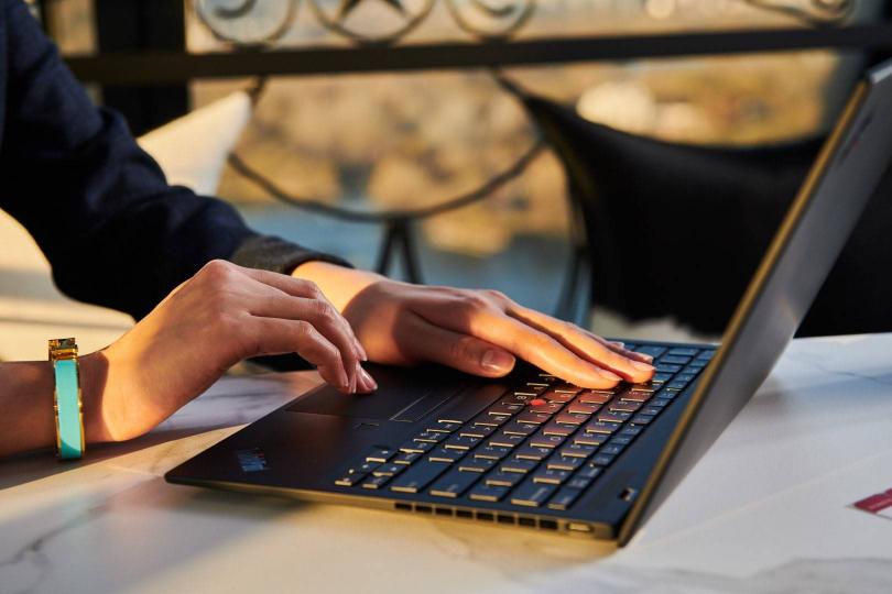 黃健翔空降聯(lián)想超級直播間，ThinkPad X1 Nano迎來冰點價格