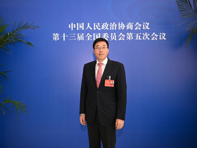 鄧中翰委員建議：發(fā)揮新型舉國體制優(yōu)勢 大力發(fā)展芯片產(chǎn)業(yè)和技術