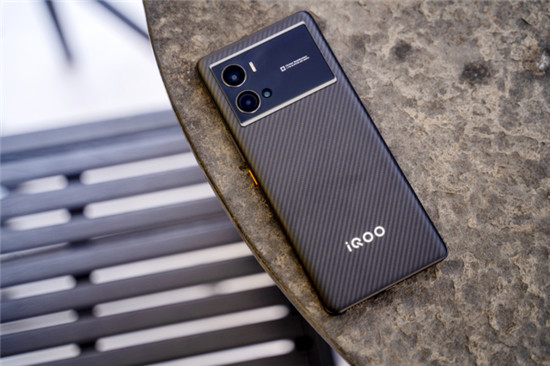 鎖定3月17日！倍輕松×iQOO 跨品聯(lián)合，超多福利等你來