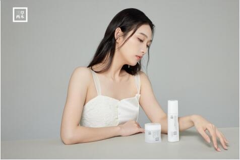 安全美白三明治，三草兩木以安全有效沖出市場