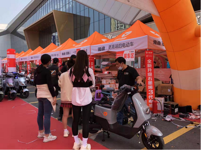 雅迪電動車冠能二代全新升級，雙倍質(zhì)保車型帶來消費(fèi)體驗(yàn)升級