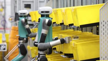 亞馬遜宣布全球已部署100萬臺(tái)機(jī)器人 新AI模型助力物流效率提升