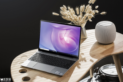 工作更高效！華為MateBook 13筆記本一碰傳秒懂職場心聲