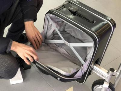 賣到斷貨的黑科技智能騎行旅行箱終于入手了！