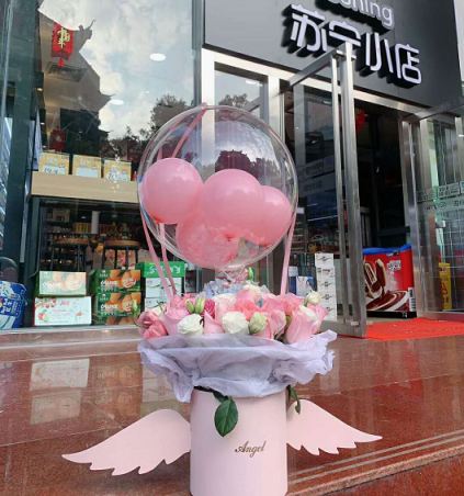 蘇寧小店眼里的情人節(jié)：鮮花、車(chē)?yán)遄?、零食大禮包熱銷(xiāo)，到家到酒店服務(wù)成亮點(diǎn)