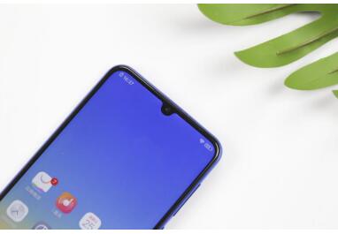 vivo Z3i 標(biāo)準(zhǔn)版全面評(píng)測(cè)：水滴屏幕彰顯時(shí)尚，強(qiáng)勁配置帶來(lái)酣暢體驗(yàn)