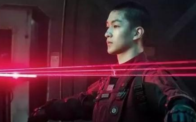《流浪地球》里的身份識別BUG：未來還是這么OUT嗎？