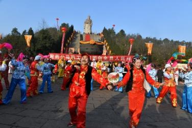 我有幸現(xiàn)場(chǎng)參與張仲景誕辰日盛典，祭拜醫(yī)圣祈福健康！
