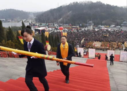 我有幸現(xiàn)場(chǎng)參與張仲景誕辰日盛典，祭拜醫(yī)圣祈福健康！