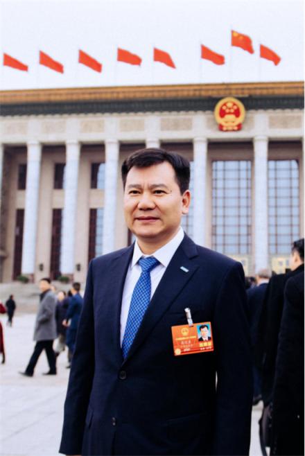 科技物流深度融合，全國人大代表張近東建議推進(jìn)末端配送新模式落地