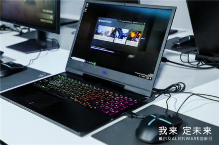 光屏幕就值“萬(wàn)塊”的精工游戲本長(zhǎng)啥樣？