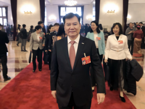 助推行業(yè)良性發(fā)展，張近東為“標準”制定鼓與呼