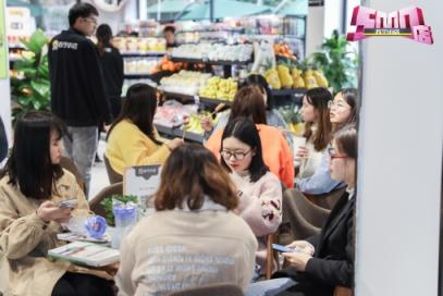 又拿獎(jiǎng)！蘇寧小店獲“2018年度高成長(zhǎng)連鎖品牌”