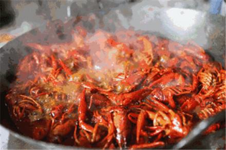 美味不用等發(fā)布《全國(guó)小龍蝦吃貨指南》，大數(shù)據(jù)帶你認(rèn)識(shí)小龍蝦