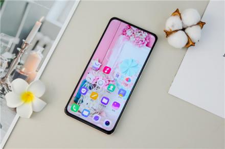 vivo X27憑實(shí)力說話，五個(gè)理由說服你，你和網(wǎng)紅就差一臺(tái)它