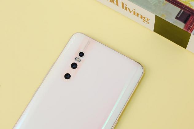 從此和挖孔屏說再見，vivo X27帶你領(lǐng)略真全面屏的魅力！