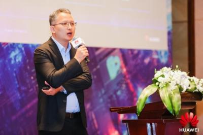 華為云發(fā)布四大金融行業(yè)解決方案，為構(gòu)建智能金融提供“可靠選擇”