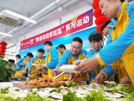 包場觀影《復聯(lián)4》，蘇寧物流刷新快遞員福利新高度