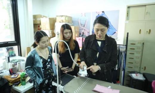 LAURASTAR守護(hù)中國時尚教育事業(yè)