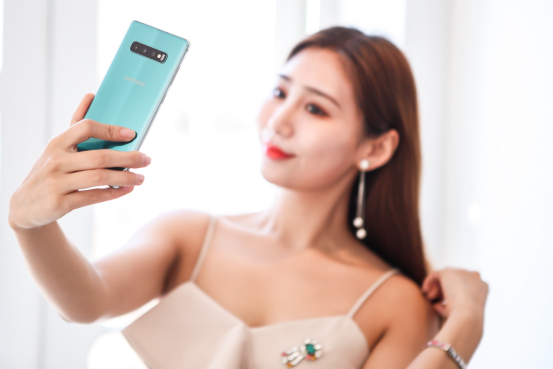 三星S10+與華為P30 Pro對(duì)比，誰(shuí)的勝算更大一些？