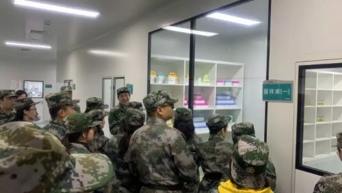 同仁堂健康軍訓(xùn)：肩負(fù)使命，協(xié)力共筑輝煌