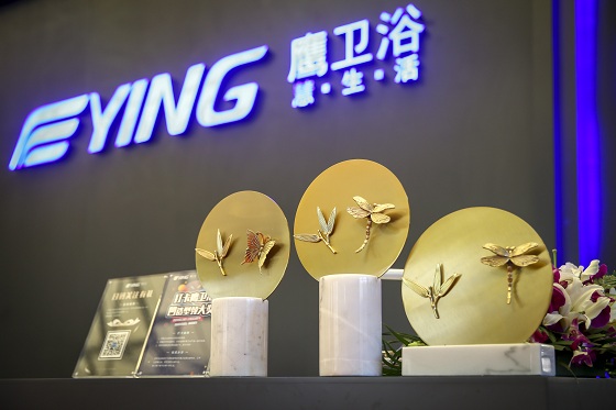 YING硬核亮相KBC，現(xiàn)場(chǎng)簽約CCTV2《秘密大改造》