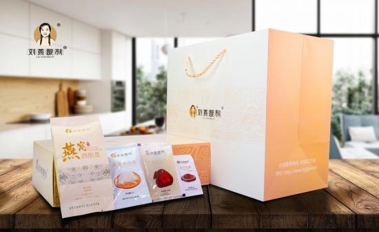 翻包記揭秘何泓姍甜美秘笈，劉燕釀制燕窩酒釀蛋獨(dú)受恩寵