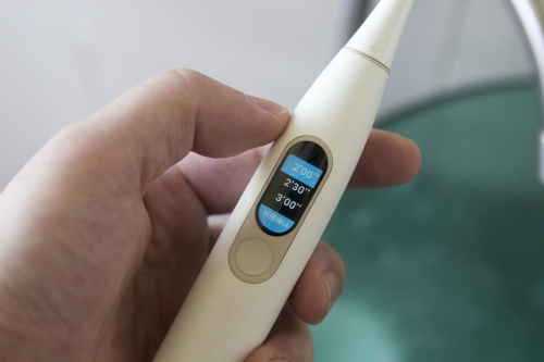 看得見的凈白！體驗小米有品眾籌爆款Oclean X智能觸屏電動牙刷的真智能