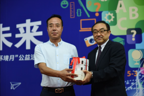 奧林巴斯“環(huán)境月”進校園 員工捐贈閑置書籍助力環(huán)保事業(yè)
