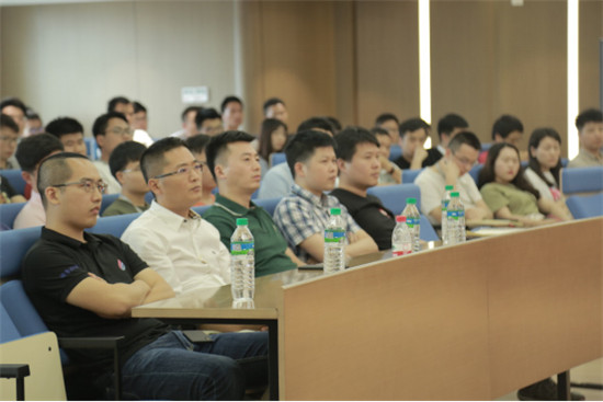 OPPO與滴普科技共建中臺達(dá)成深度合作，AI+中臺助力企業(yè)數(shù)字化轉(zhuǎn)型升級