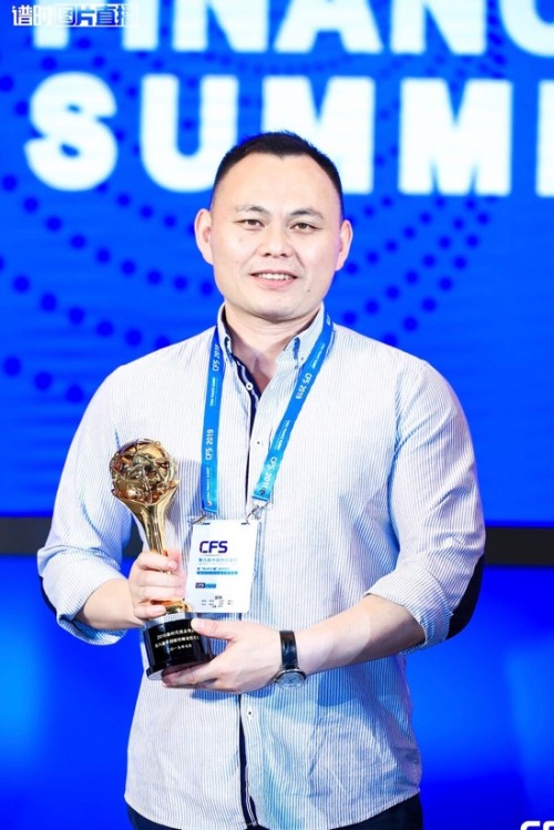顛覆傳統(tǒng)修機 極客修CEO吳瑋被譽2019新時代商業(yè)引領(lǐng)者