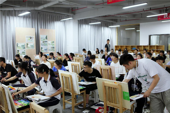 《帶著爸爸去留學(xué)》收官引深思，象山藝坊畫室給出貼心解答