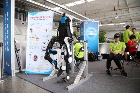 體驗未來黑科技！BCI腦控機器人亮相2019世界機器人大賽總決賽