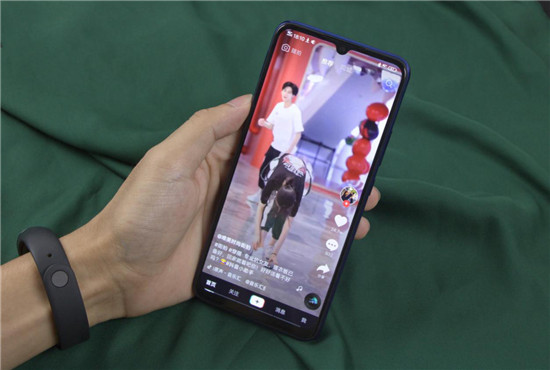vivo Y7s續(xù)航測試：4500mAh+18W雙引擎閃充，千元機(jī)新勢力