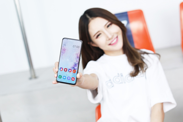 三星Galaxy A80熱銷(xiāo)大揭秘：顏值爆表的實(shí)力派