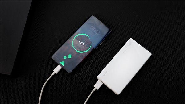 車充究竟怎么選？京東好評率99%的三款華為車載充電器告訴你