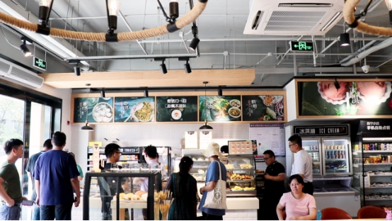 與小小體驗員共度美好一天，央視《品牌故事》眼里的蘇寧小店